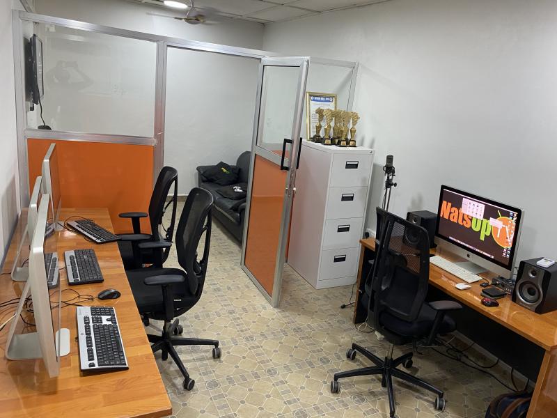 WatsUp-TV-Studio-and-Office-8