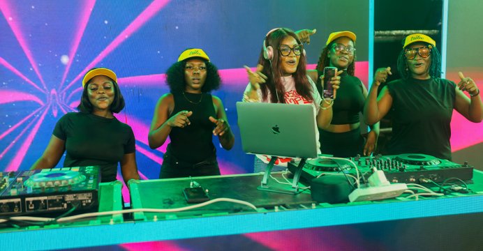 DJ Raya Shuts Down RMU With A High-Energy Performance At WatsUp On Campus