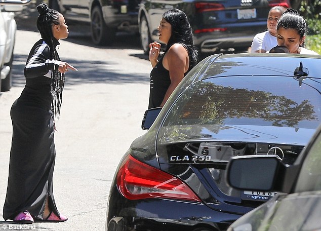 Blac Chyna in heated argument with neighbor in the street after neighbors call police