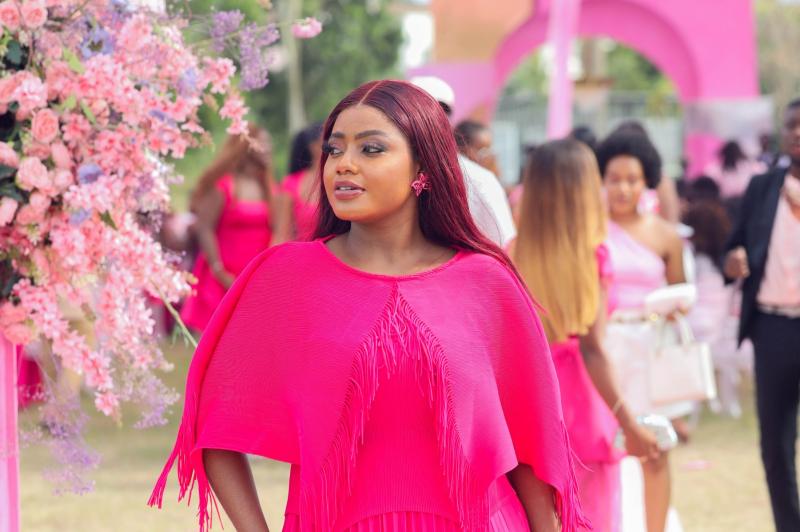 DJ Raya Steals the Spotlight at 