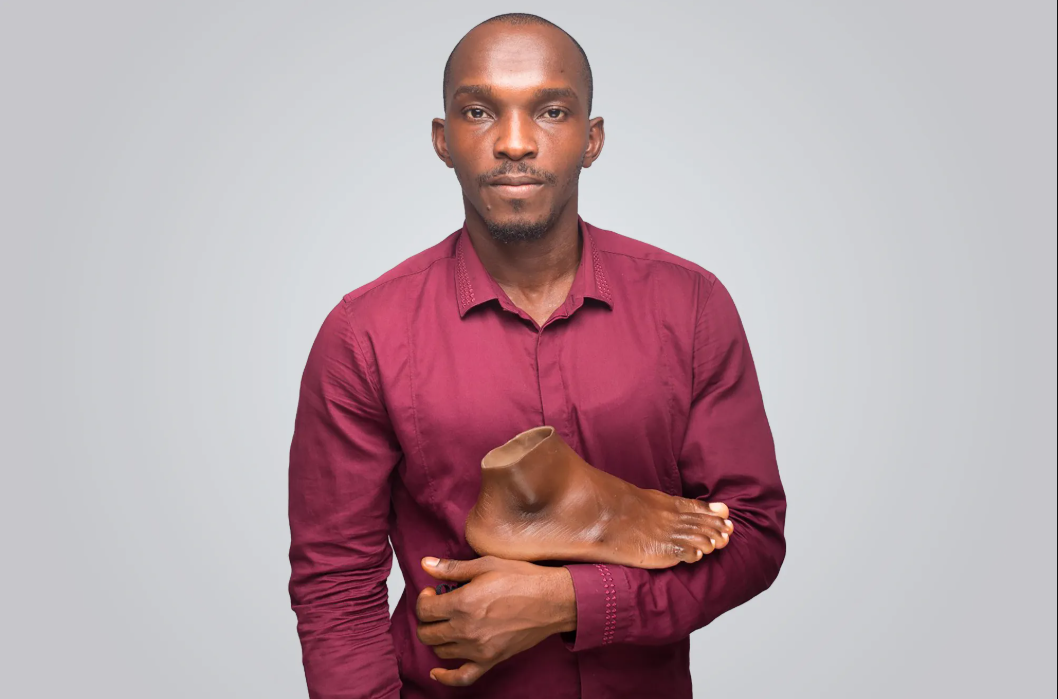 JOHN AMANAM: THE NIGERIAN ARTIST REVOLUTIONIZING PROSTHETICS FOR DARKER SKIN TONES
