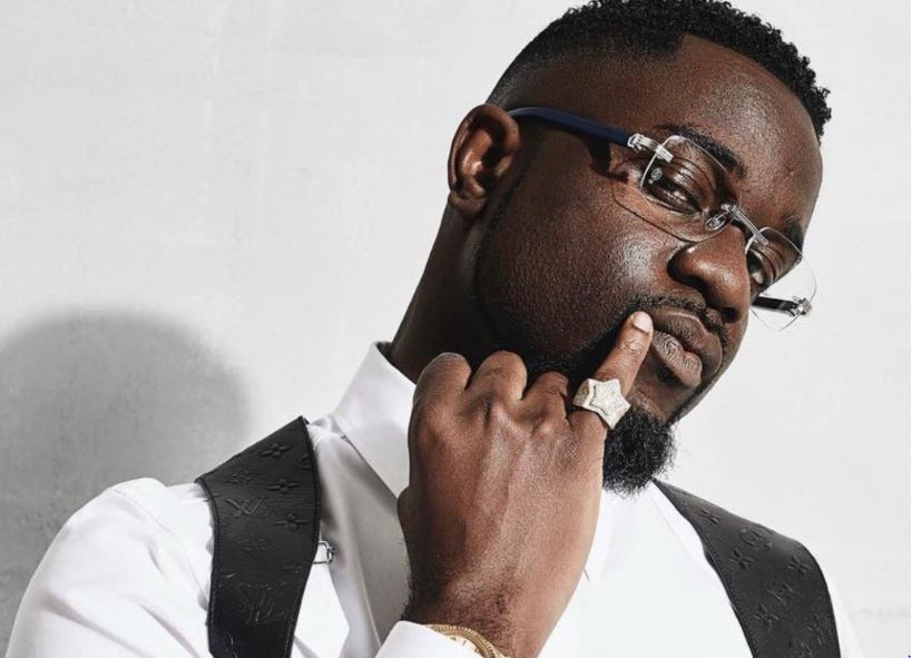 Take it easy on the younger artists; they're now learning – Sarkodie urges Ghanaians