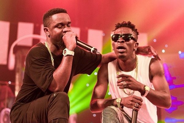 Sarkodie challenges Shatta Wale to a boxing fight