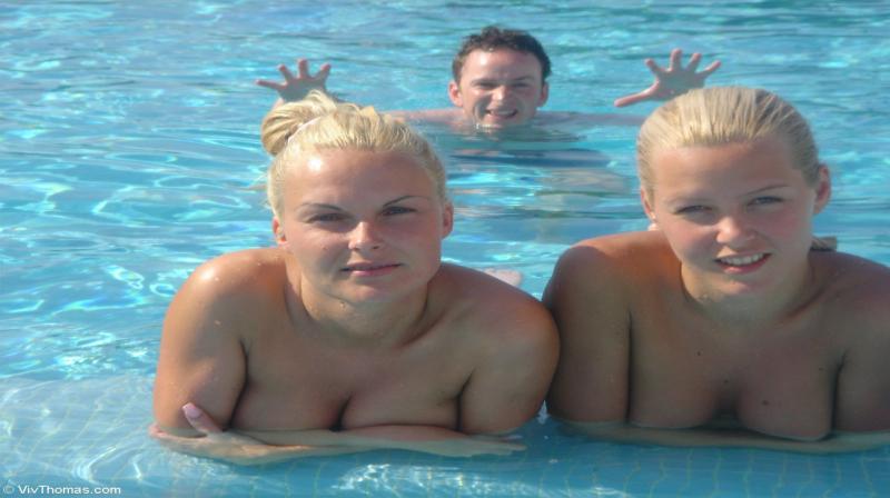 Women can now swim topless in Berlin's swimming pools