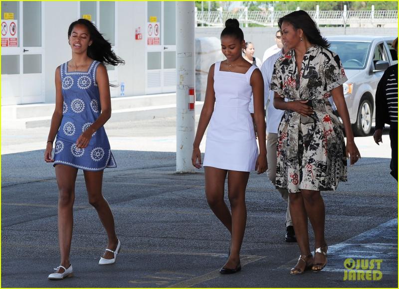 Michelle Obama unveils a rare photo with her mother and posts a touching message