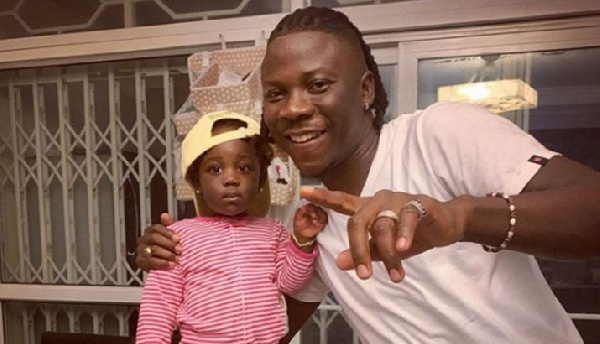 My daughter will be a successful musician someday – Stonebwoy